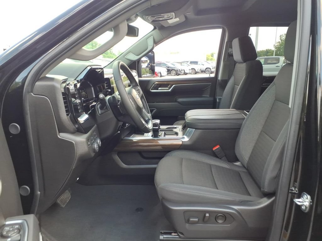Used 2025 Chevrolet Silverado 1500 RST w/ All Star Edition Plus AWD/4WD image 9