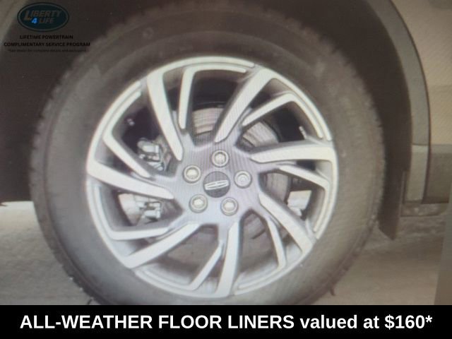 Used 2025 Lincoln Corsair Premiere w/ Equipment Group 101A image 7