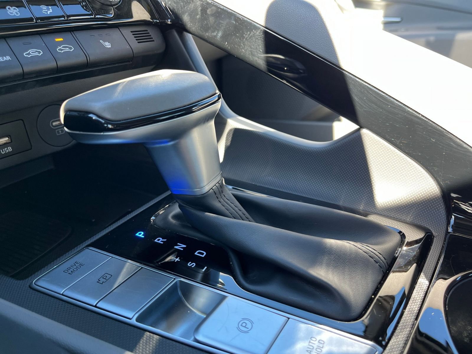 Used 2025 Hyundai Elantra SEL image 44