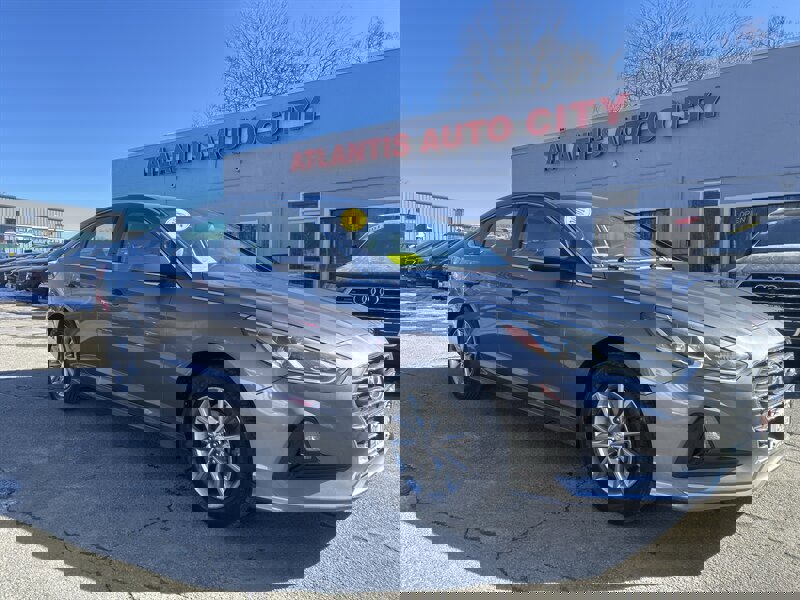 Used 2018 Hyundai Sonata SE w/ Cargo Package image 3