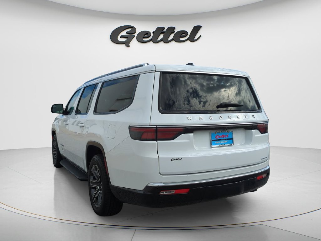 Used 2024 Jeep Wagoneer L Series II RWD image 7