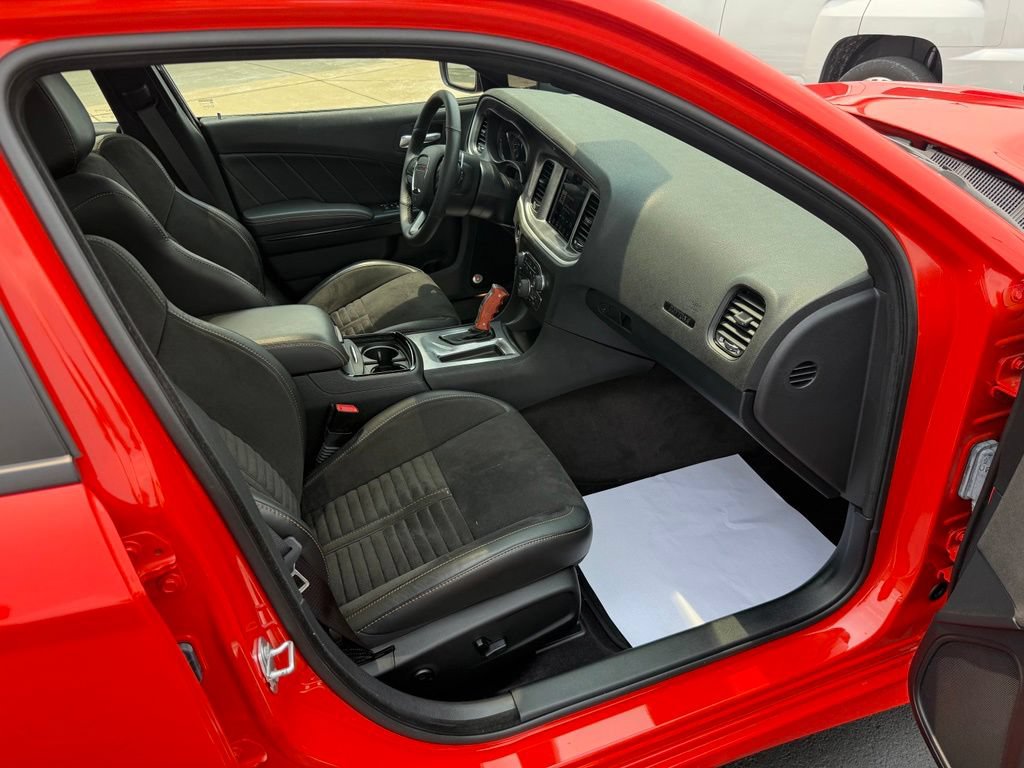 Used 2017 Dodge Charger R/T RWD image 11
