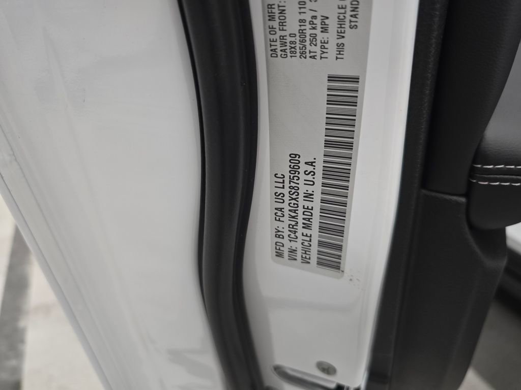 New 2025 Jeep Grand Cherokee L Altitude AWD/4WD image 14