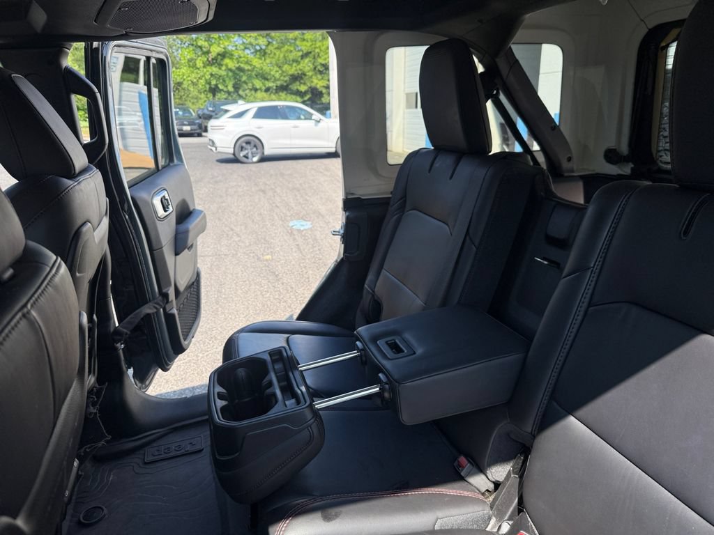Used 2026 Jeep Wrangler Unlimited Rubicon AWD/4WD image 27