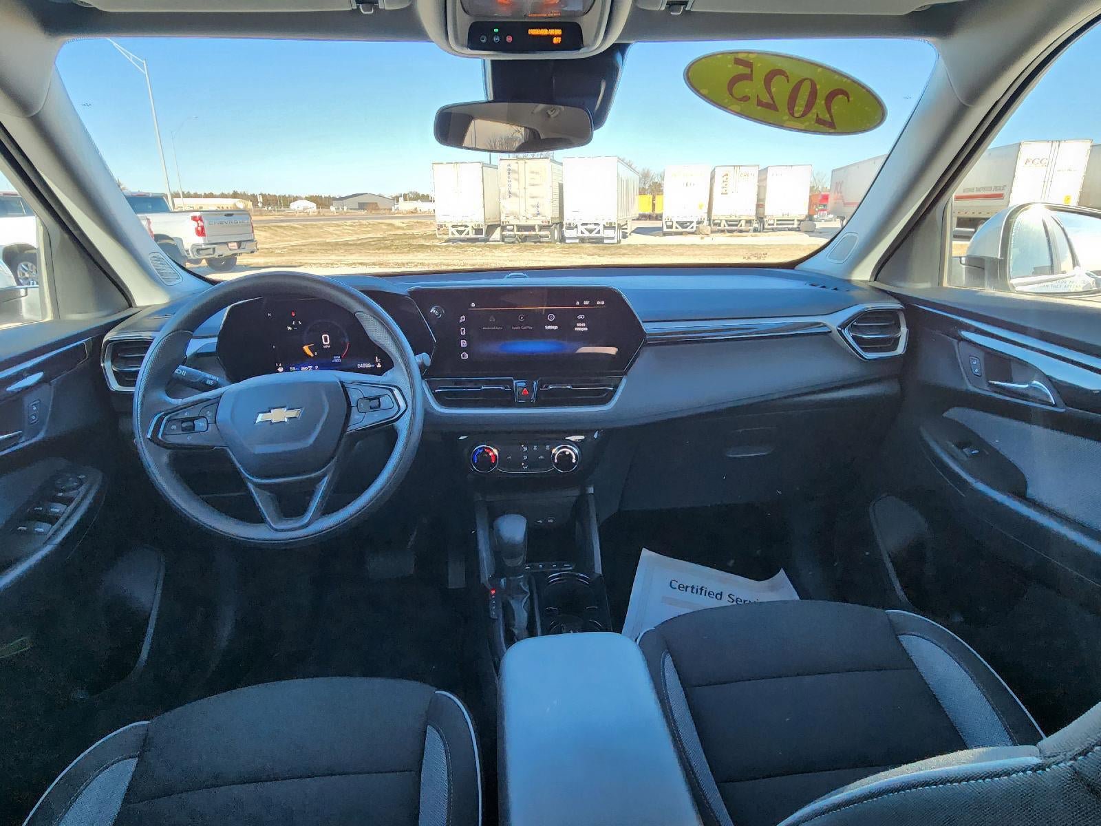 Used 2025 Chevrolet TrailBlazer LT AWD/4WD image 27