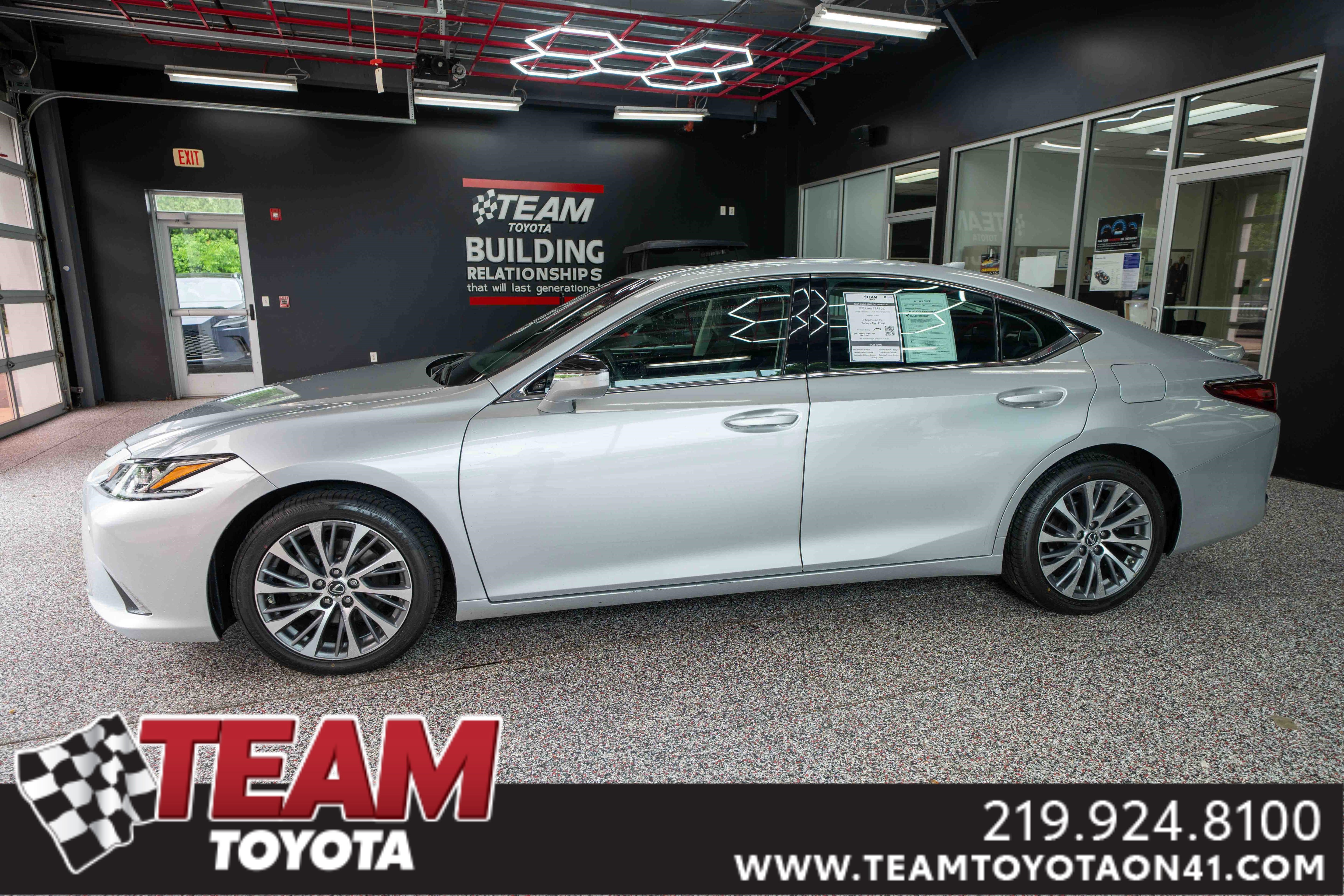 Used 2021 Lexus ES 250 w/ Premium Package AWD/4WD image 1