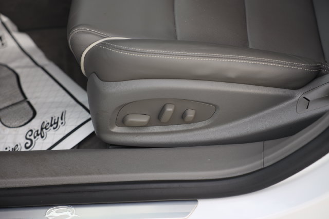 Used 2015 Chevrolet Impala LTZ FWD image 15