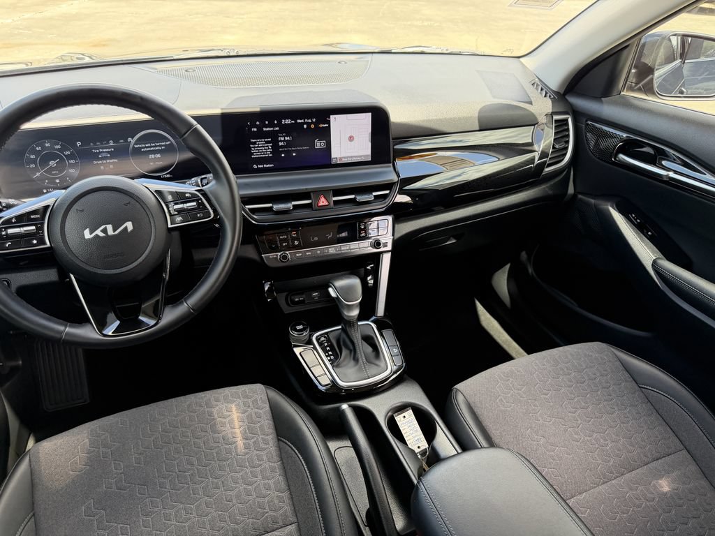 Certified 2024 Kia Seltos S FWD image 17