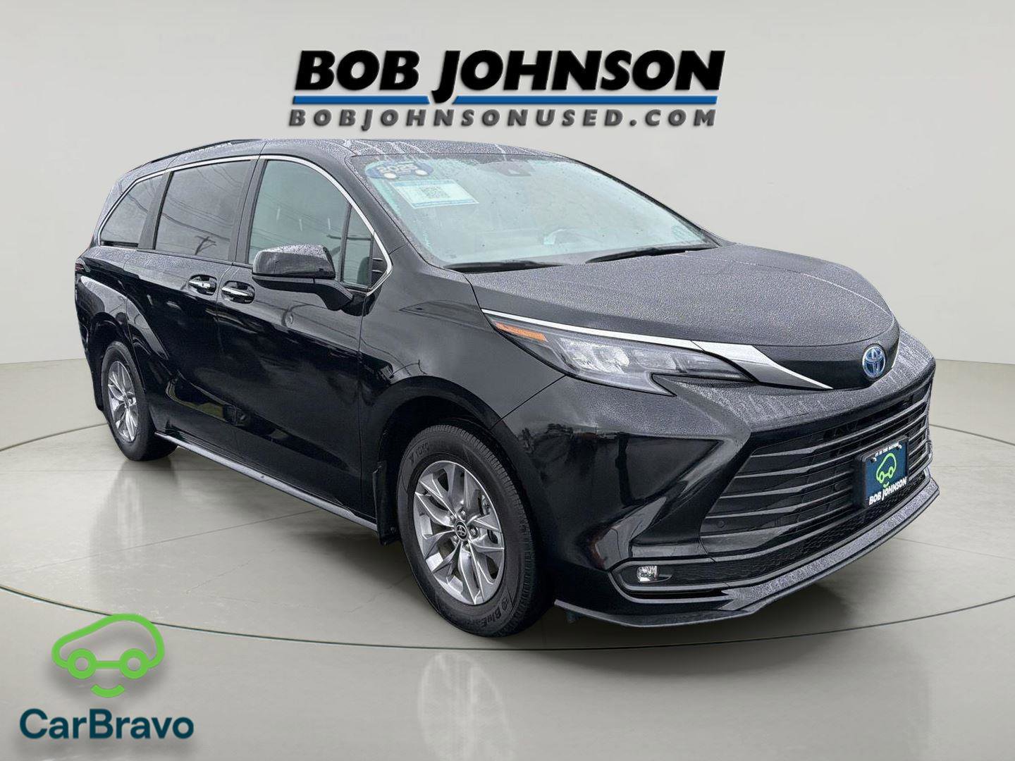 Used 2025 Toyota Sienna XLE AWD/4WD image 1