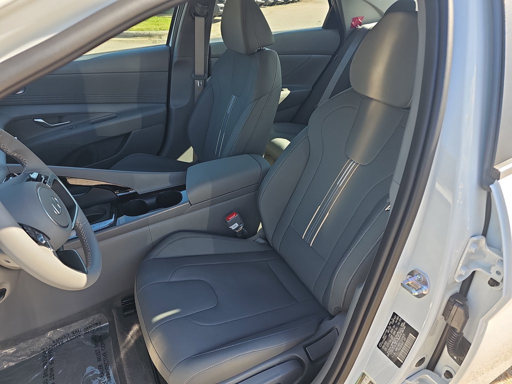 New 2026 Hyundai Elantra SEL Sport Premium FWD image 16