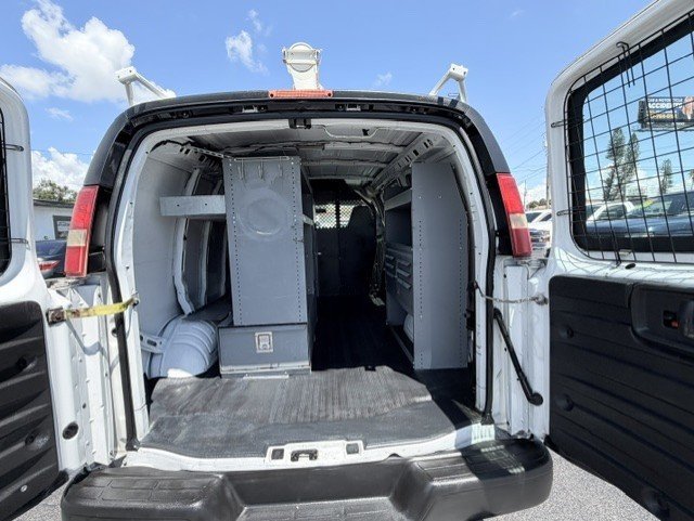 Used 2009 Chevrolet Express 2500 RWD image 13