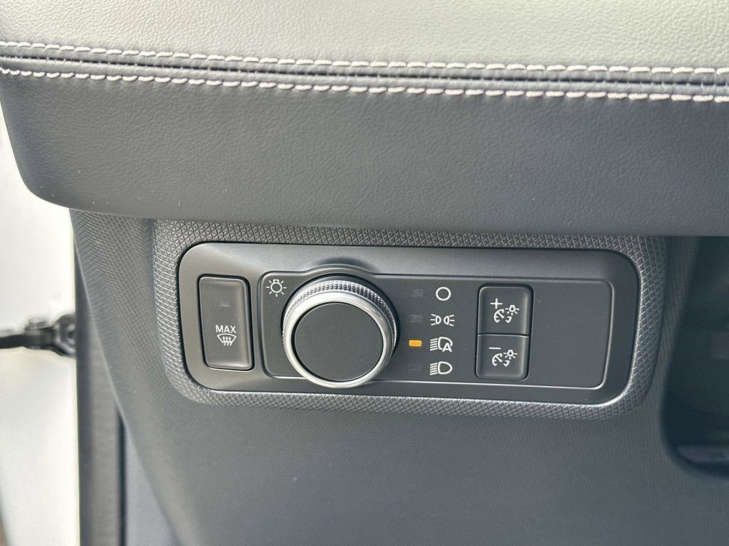 Used 2021 Ford Mustang Mach-E Select w/ Comfort/Appearance Package AWD/4WD image 18