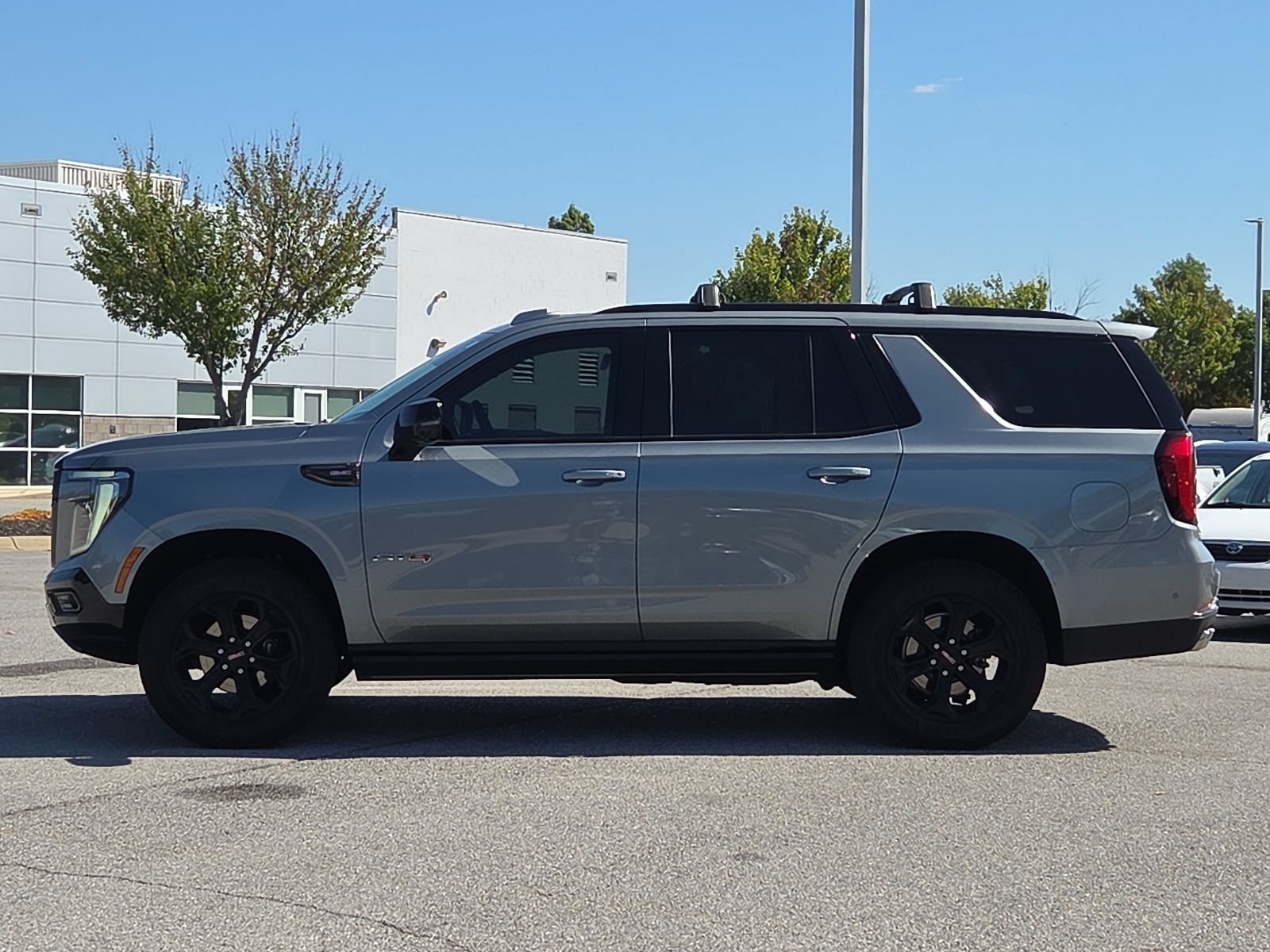 Used 2026 GMC Yukon AT4 Ultimate w/ LPO, Floor Liner Package AWD/4WD image 3