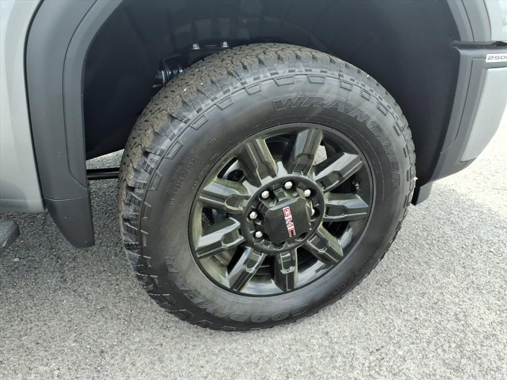 New 2026 GMC Sierra 2500 AT4 w/ AT4 Premium Plus Package image 9