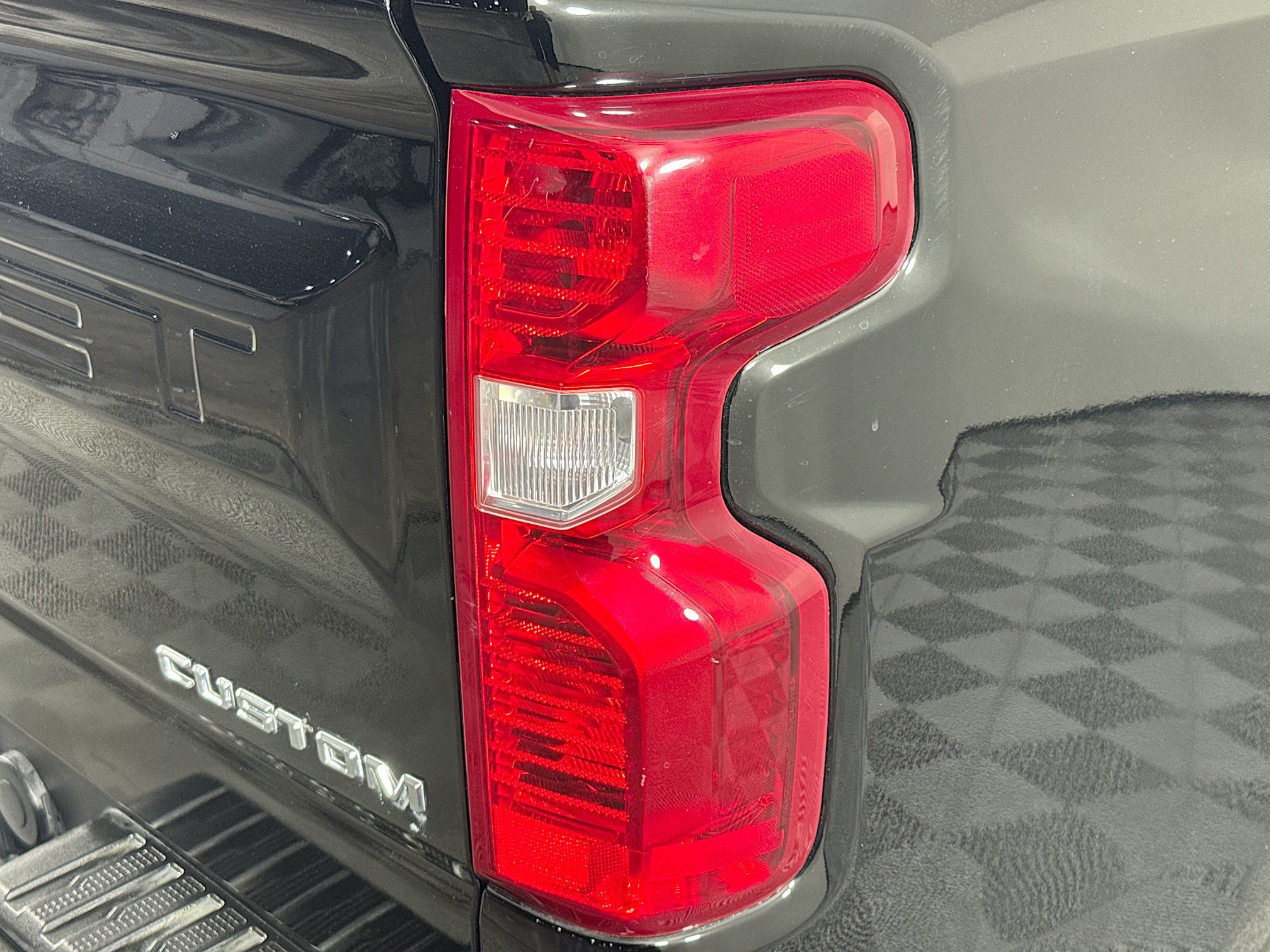 Used 2023 Chevrolet Silverado 1500 Custom RWD image 30