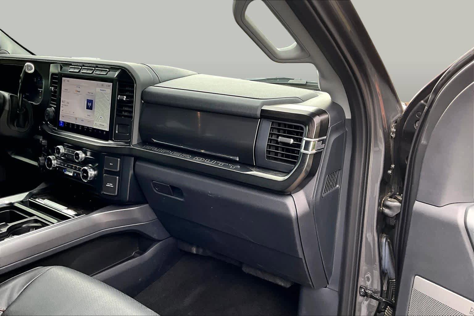 Used 2023 Ford F250 Lariat w/ Lariat Ultimate Package AWD/4WD image 18