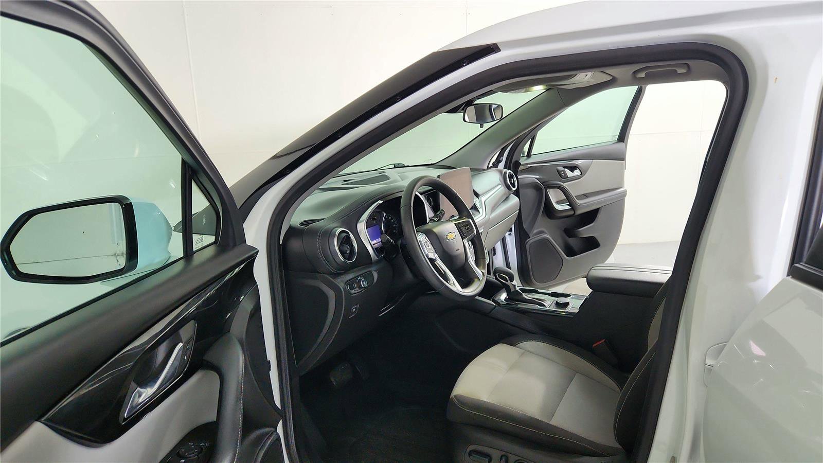 Used 2023 Chevrolet Blazer LT image 15