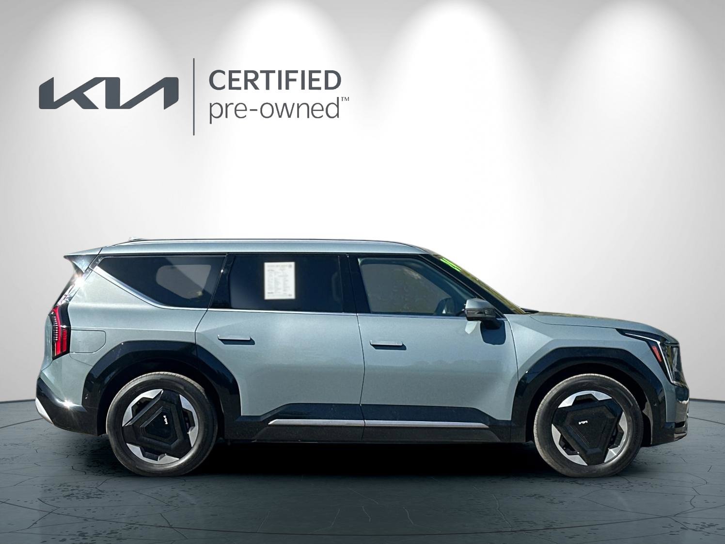 Certified 2024 Kia EV9 Land AWD/4WD image 3