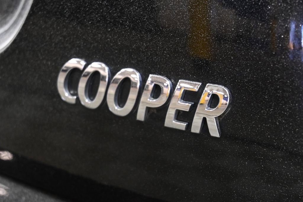 Used 2016 MINI Cooper 4-Door Hardtop image 31