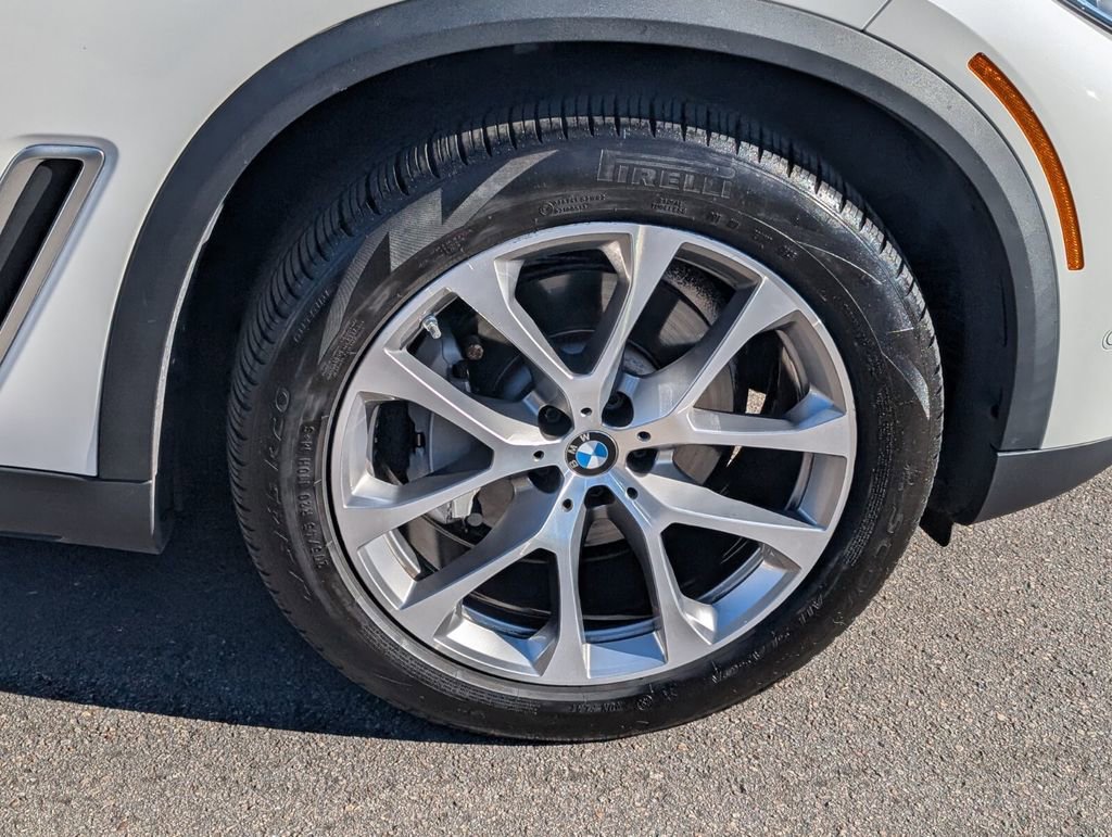 Used 2023 BMW X5 xDrive40i w/ Premium Package image 9