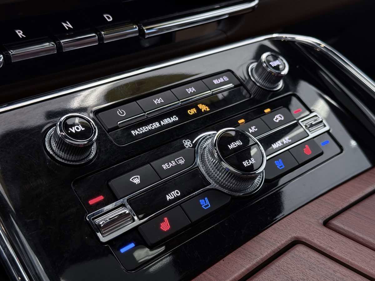 Used 2024 Lincoln Navigator Reserve AWD/4WD image 54