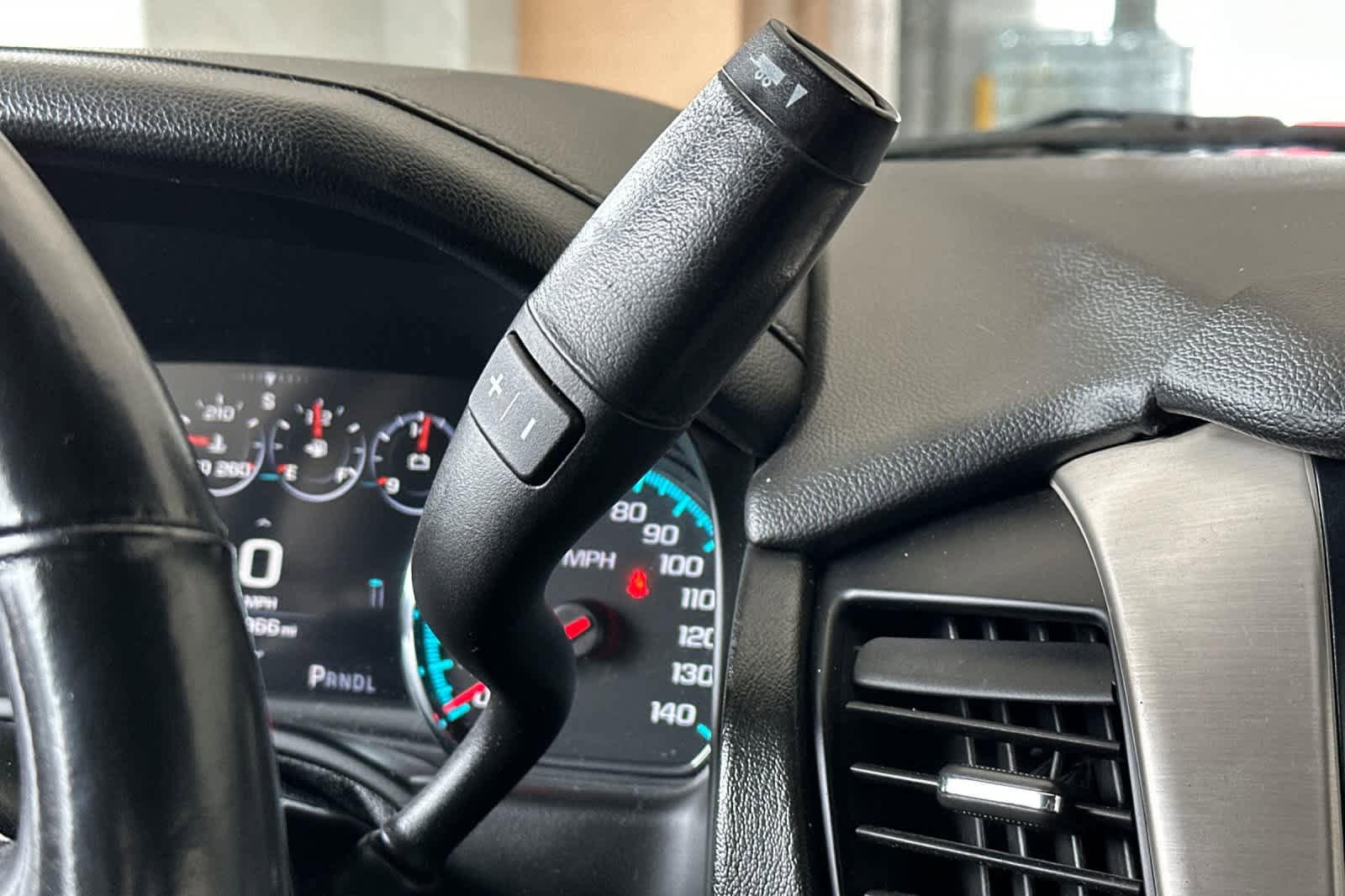 Used 2020 GMC Yukon XL Denali RWD image 25