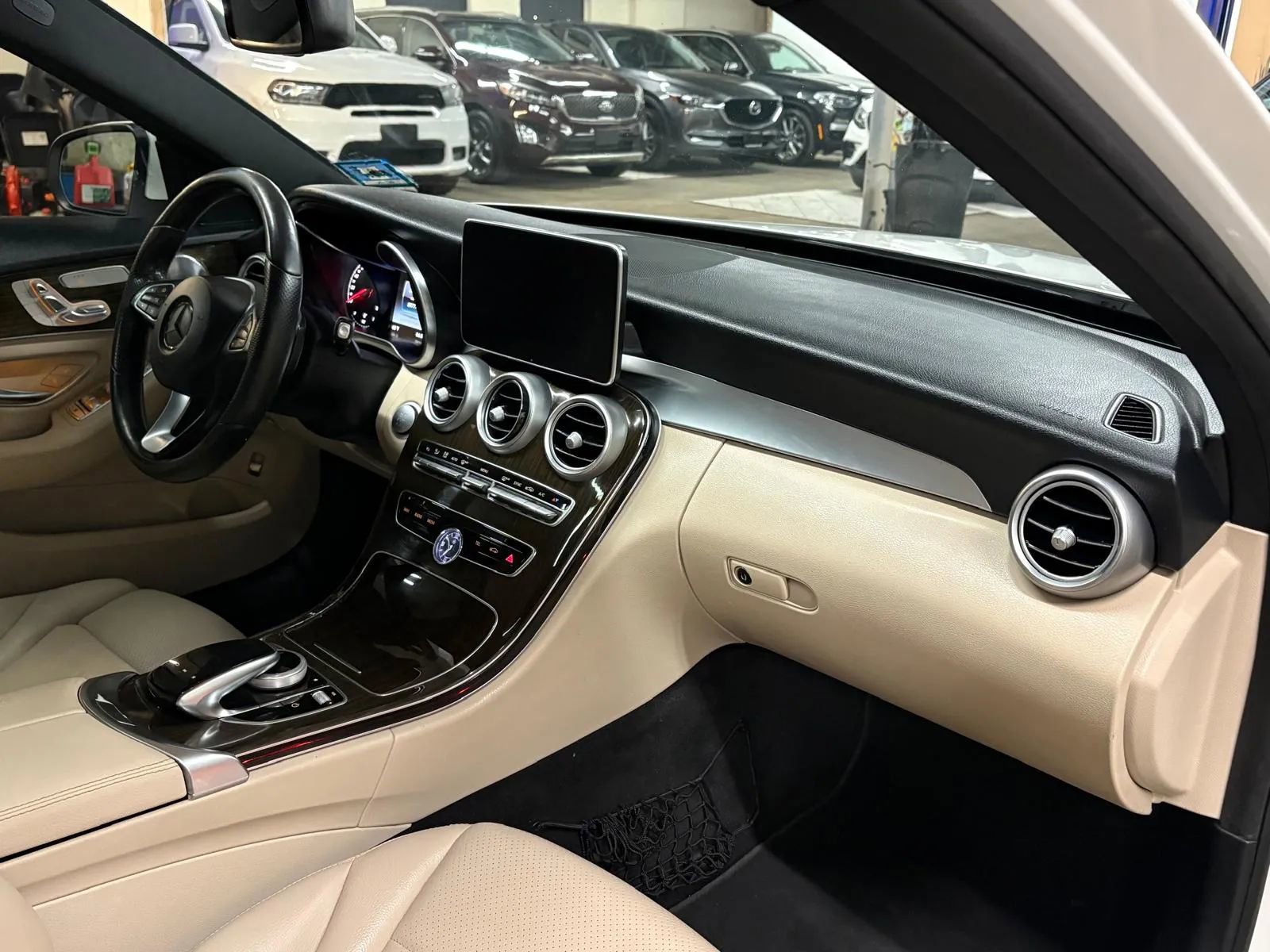 Used 2018 Mercedes-Benz C 300 4MATIC Sedan image 21