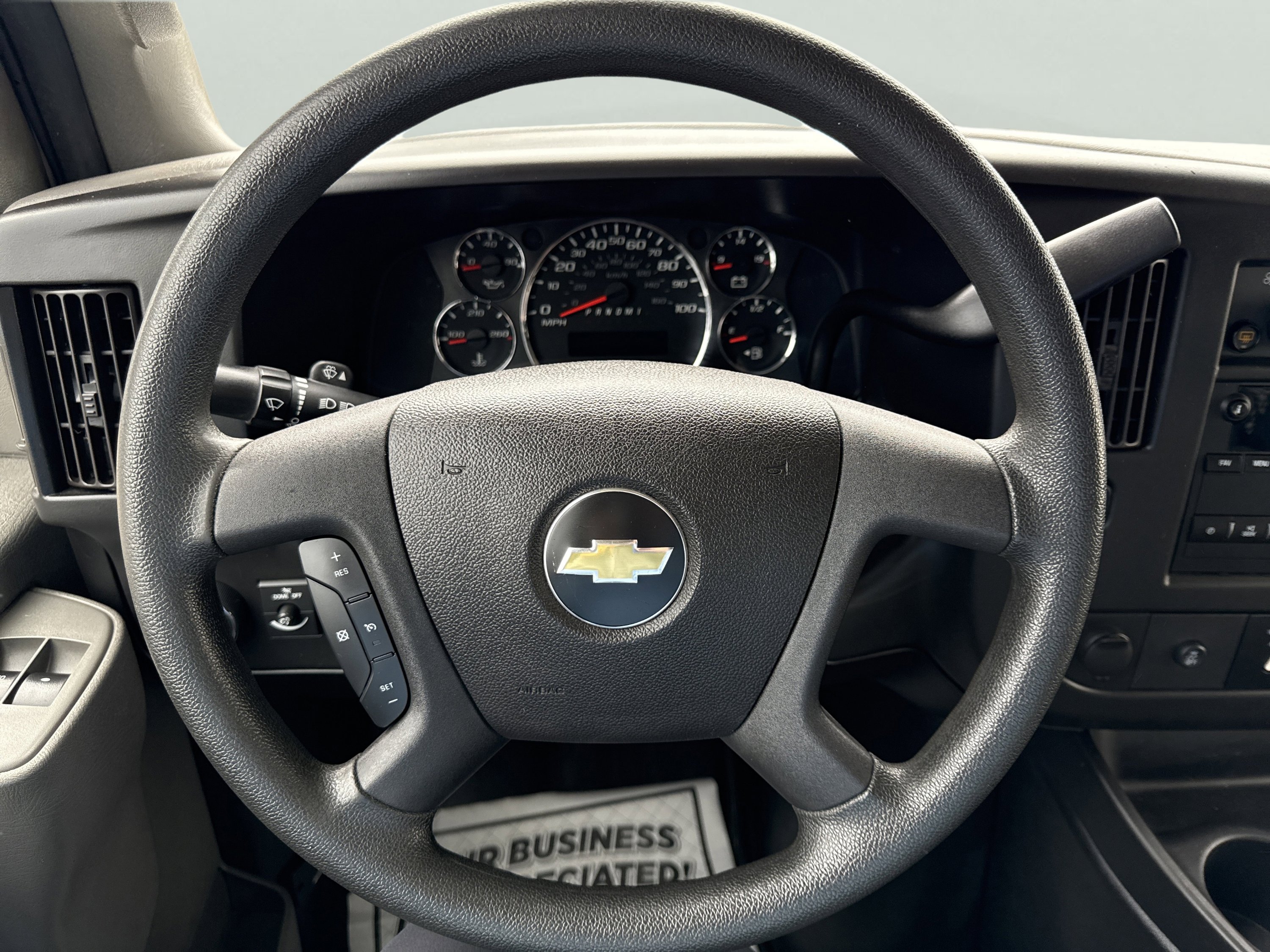 Used 2018 Chevrolet Express 2500 image 14