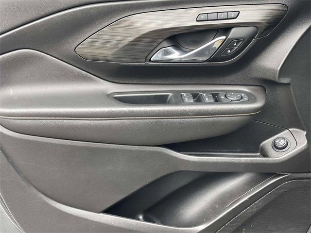 Used 2021 GMC Terrain SLT w/ Elevation Edition image 27