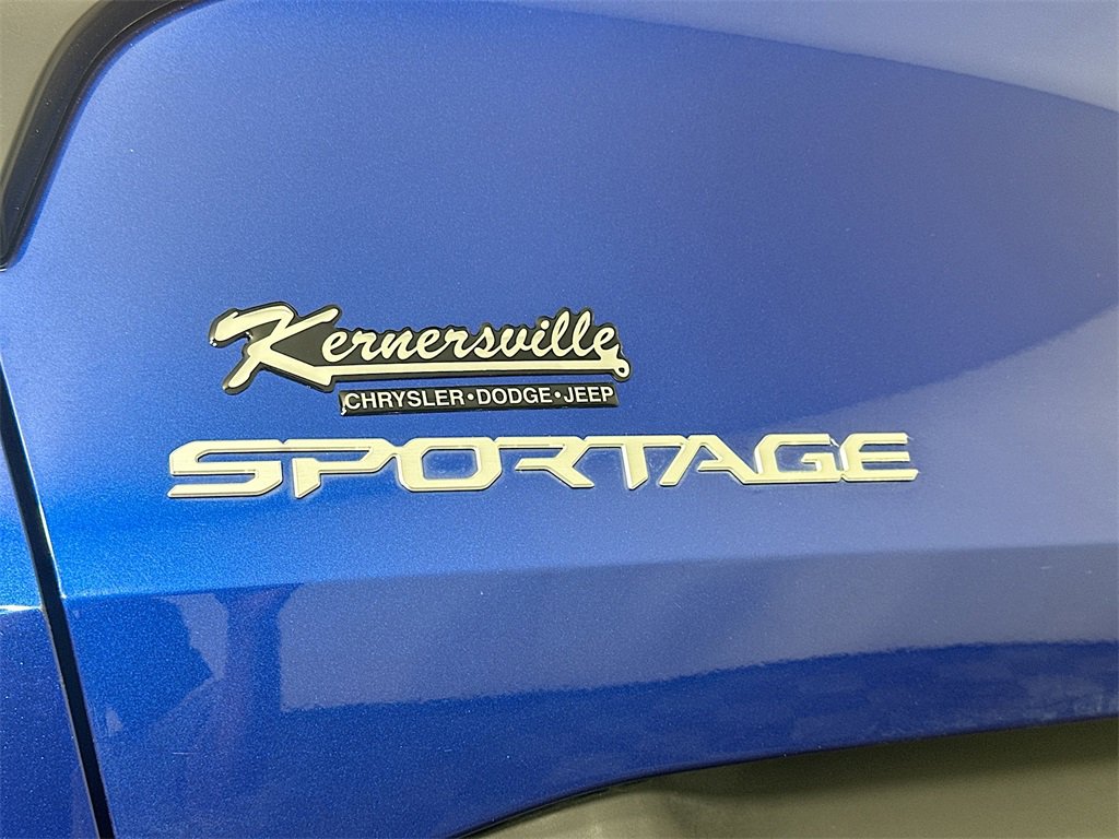 Used 2023 Kia Sportage EX image 29