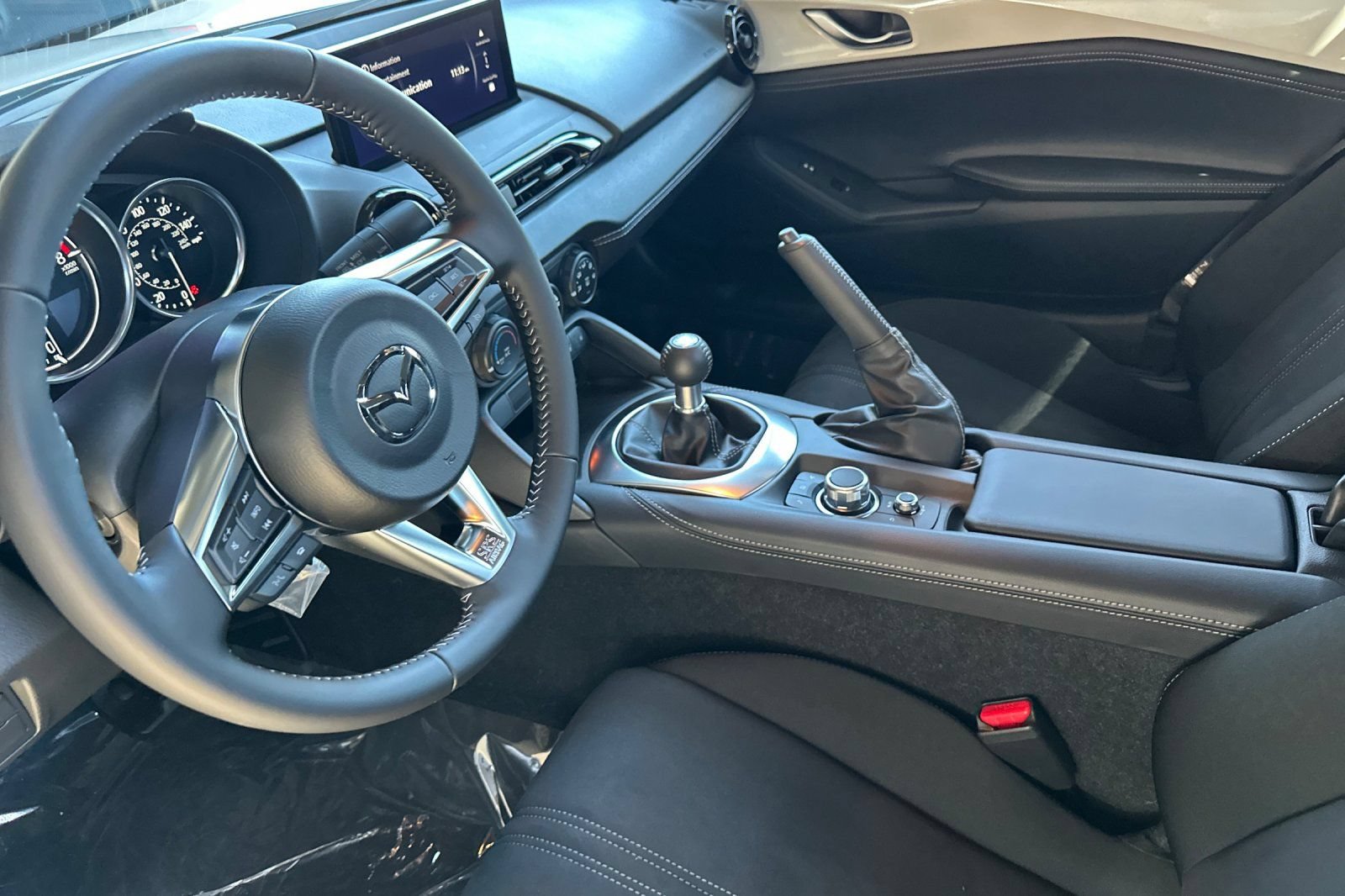 New 2026 MAZDA MX-5 Miata Club w/ Weather Package RWD image 7