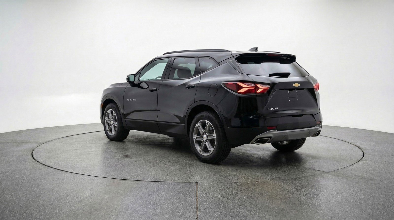 Used 2025 Chevrolet Blazer LT FWD image 6