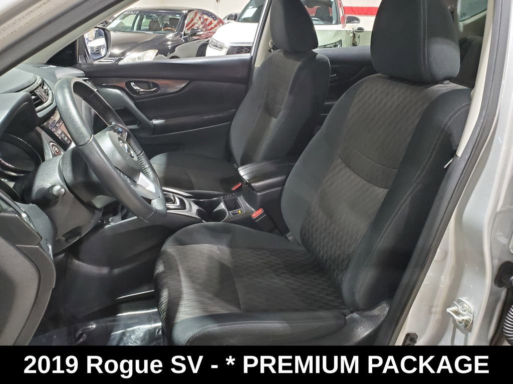 Used 2019 Nissan Rogue SV w/ Premium Package image 6