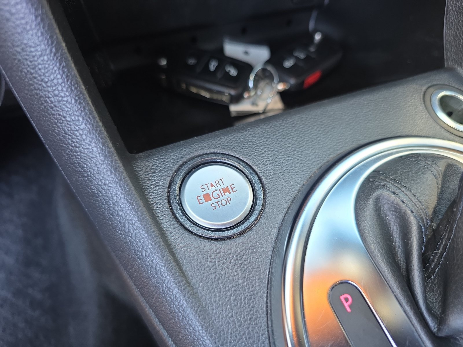 Used 2014 Volkswagen Beetle R-Line FWD image 30
