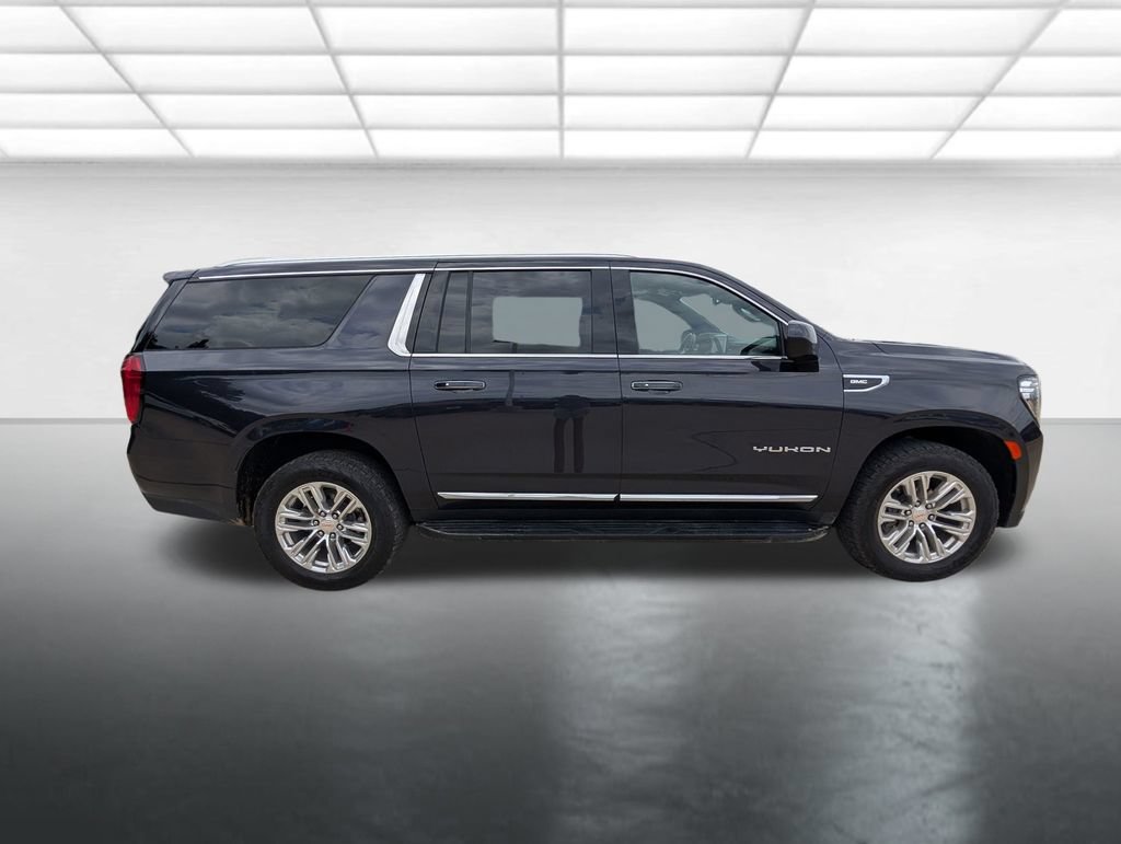 Used 2023 GMC Yukon XL SLT AWD/4WD image 32