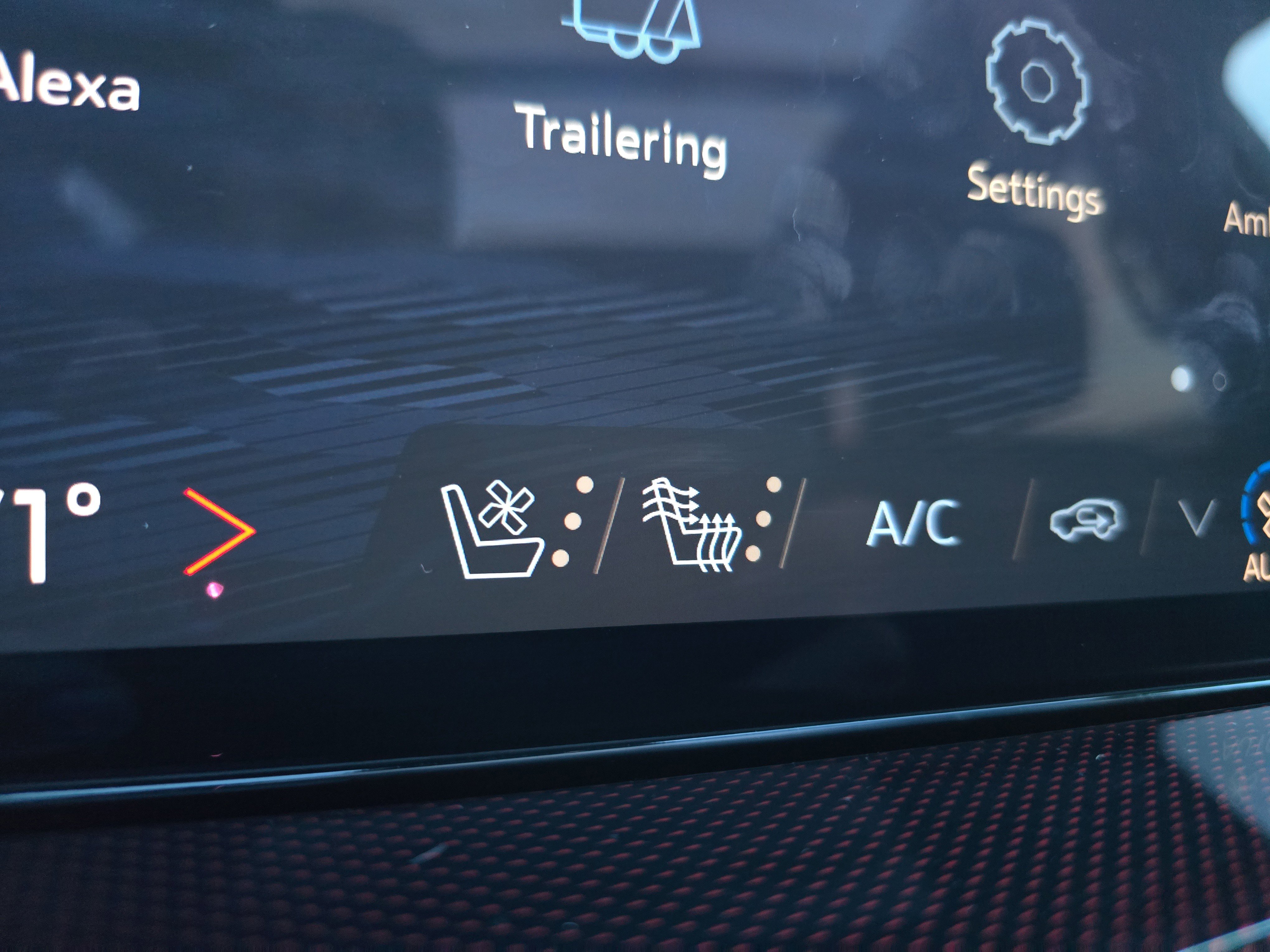 Used 2024 Chevrolet Traverse RS w/ LPO, Floor Liner Package image 32