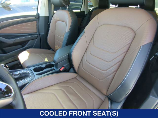 Certified 2025 Volkswagen Jetta SEL FWD image 19