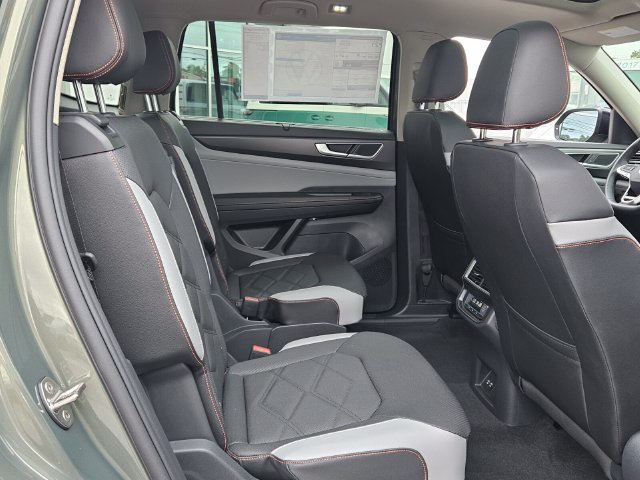 New 2026 Volkswagen Atlas Peak Edition AWD/4WD image 17