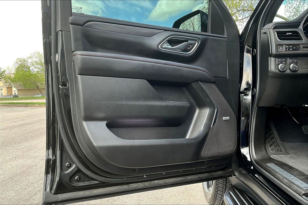 Used 2024 Chevrolet Tahoe RST w/ Luxury Package AWD/4WD image 19