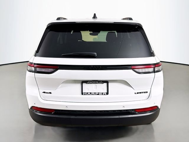 Used 2024 Jeep Grand Cherokee Limited w/ Black Appearance Package image 9