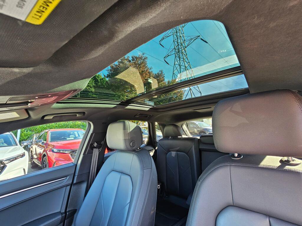 Used 2025 Audi Q3 2.0T Premium AWD/4WD image 24