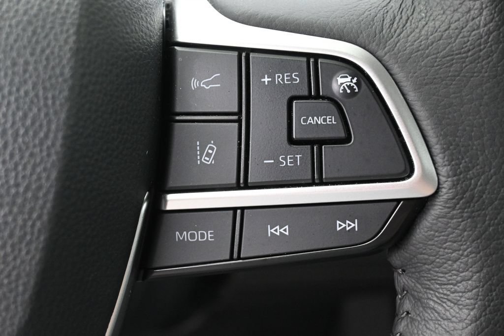 Certified 2025 Toyota Sienna XLE w/ XLE Plus Package AWD/4WD image 17
