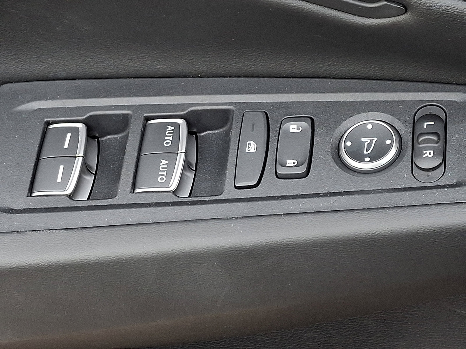 Certified 2025 Honda Accord SE image 28