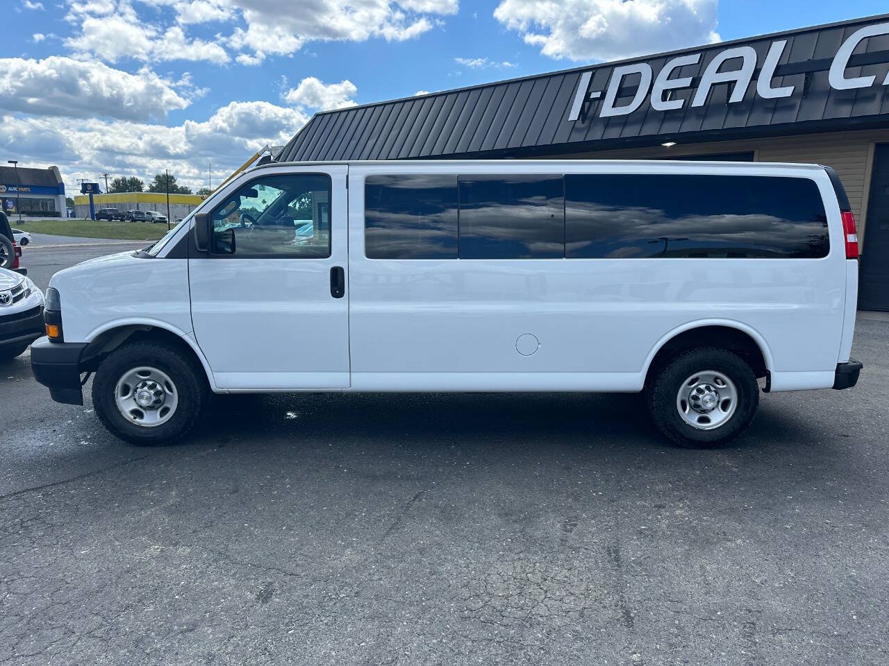 Used 2021 Chevrolet Express 3500 LS RWD image 16