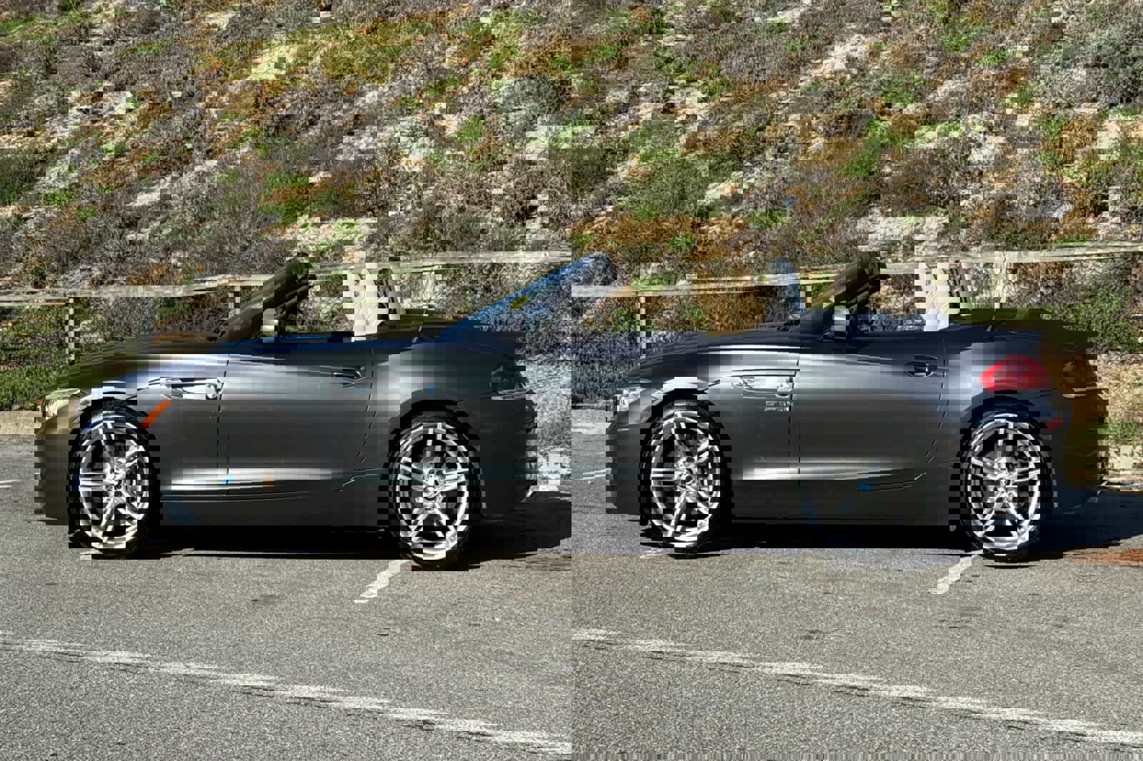 Used 2015 BMW Z4 sDrive35is image 4