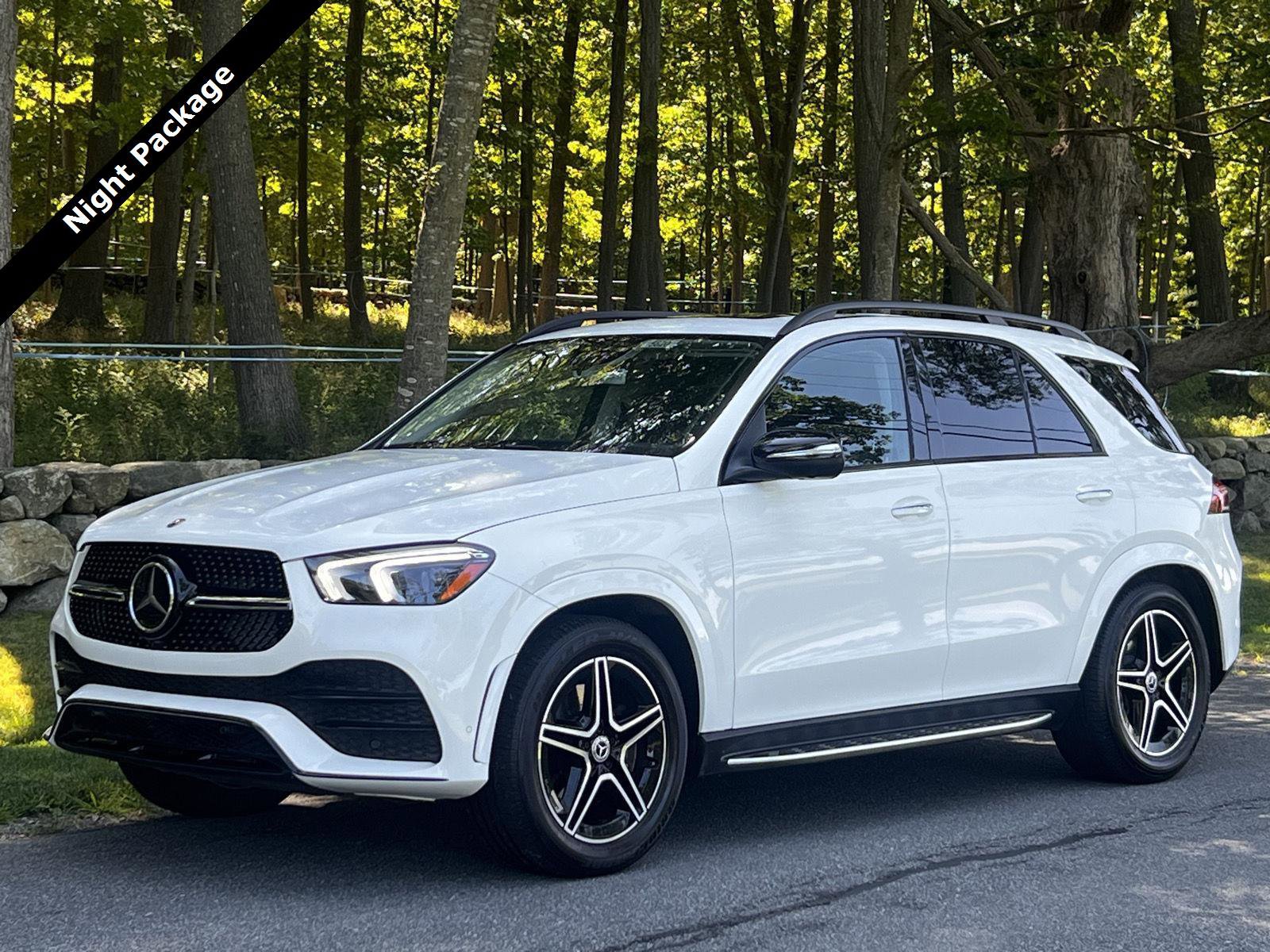 Used 2020 Mercedes-Benz GLE 450 4MATIC w/ AMG Line Exterior image 3