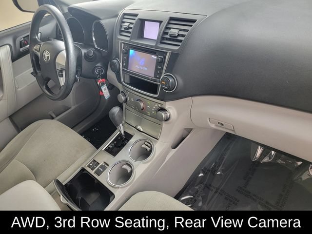 Used 2013 Toyota Highlander Plus AWD/4WD image 18