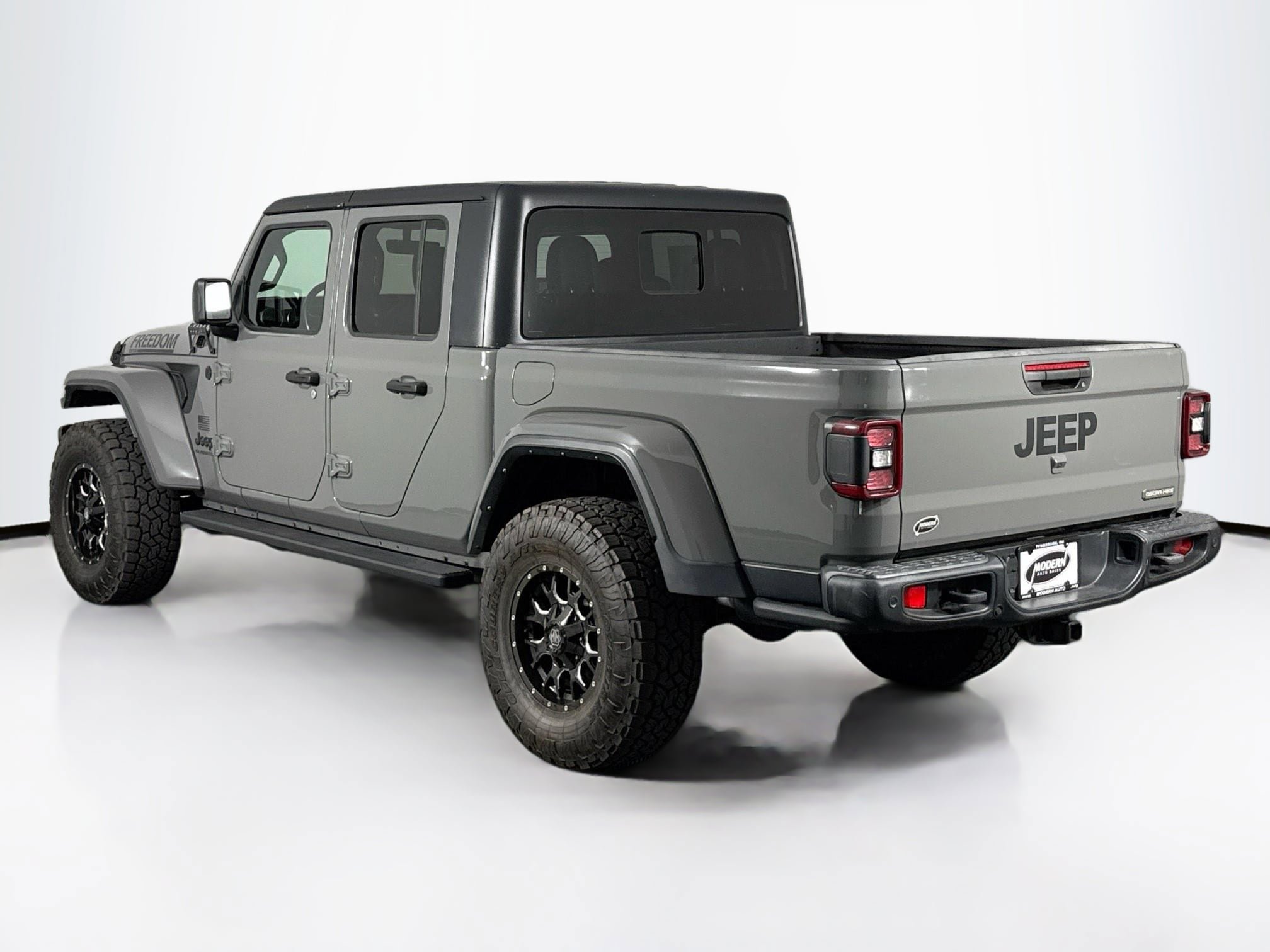 Used 2021 Jeep Gladiator Sport AWD/4WD image 9
