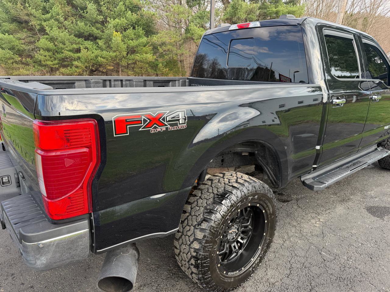 Used 2021 Ford F250 XLT w/ XLT Premium Package AWD/4WD image 18