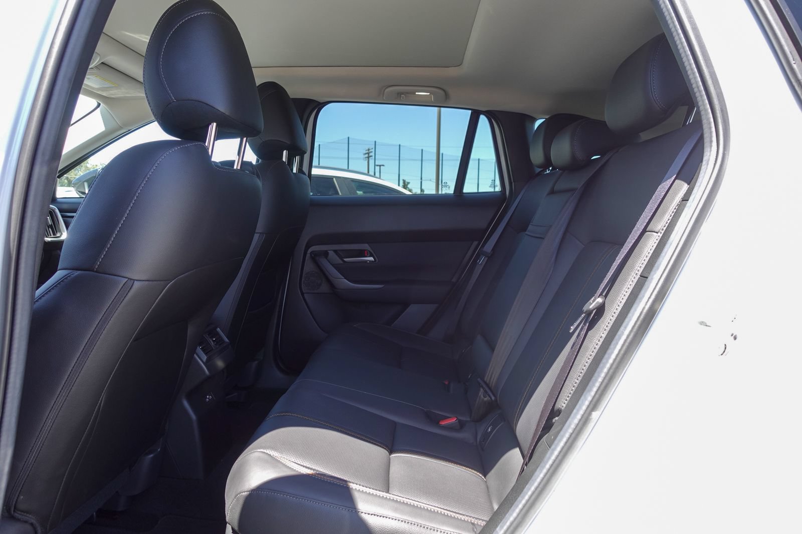 Used 2025 MAZDA CX-50 AWD 2.5 Hybrid w/ Premium Pkg image 14